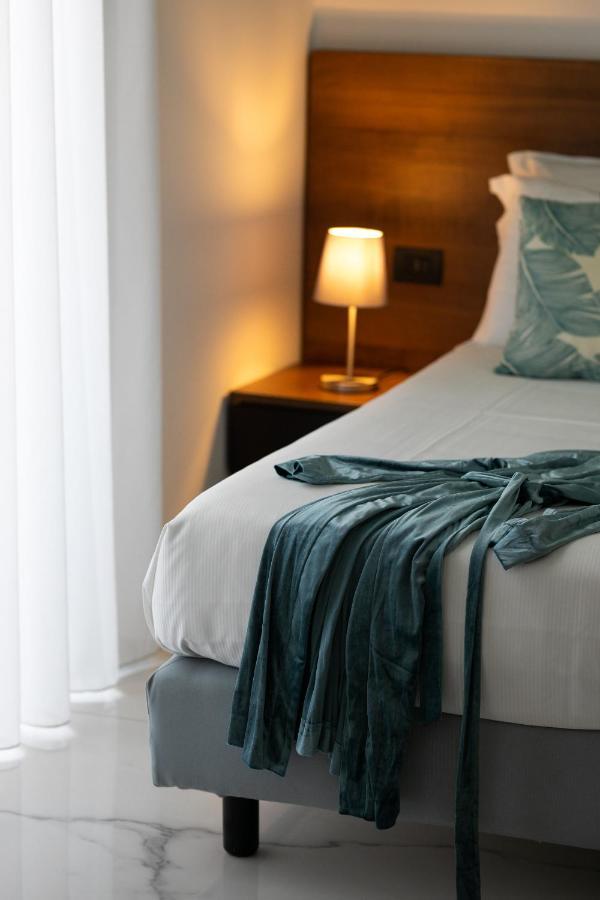 Palazzo Sovrana Serviced Luxury Apartments パレルモ エクステリア 写真