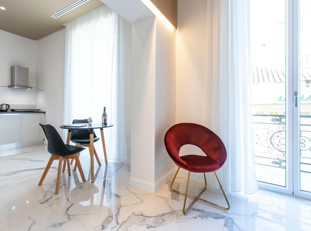 Palazzo Sovrana Serviced Luxury Apartments パレルモ エクステリア 写真