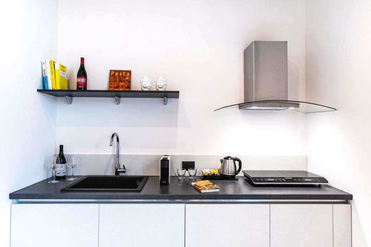 Palazzo Sovrana Serviced Luxury Apartments パレルモ エクステリア 写真